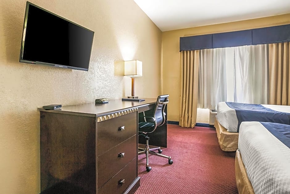 Rodeway Inn & Suites East/I-44