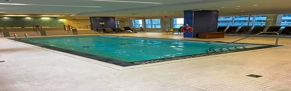 MiCasa Suites - Stylish Condo in Maple Leaf Square