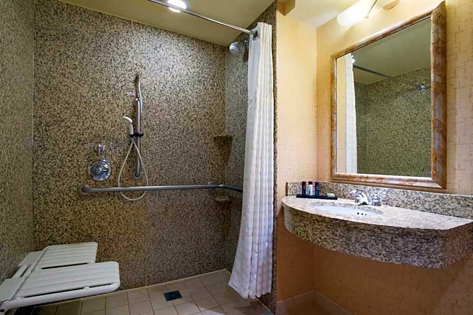 Embassy Suites by Hilton Norman Hotel & Conference Center