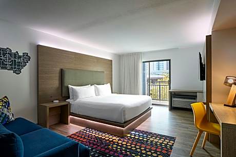 Chic, Suite, 1 King, Balcony