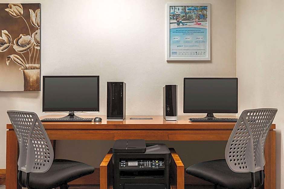 Days Hotel by Wyndham Allentown Airport / Lehigh Valley