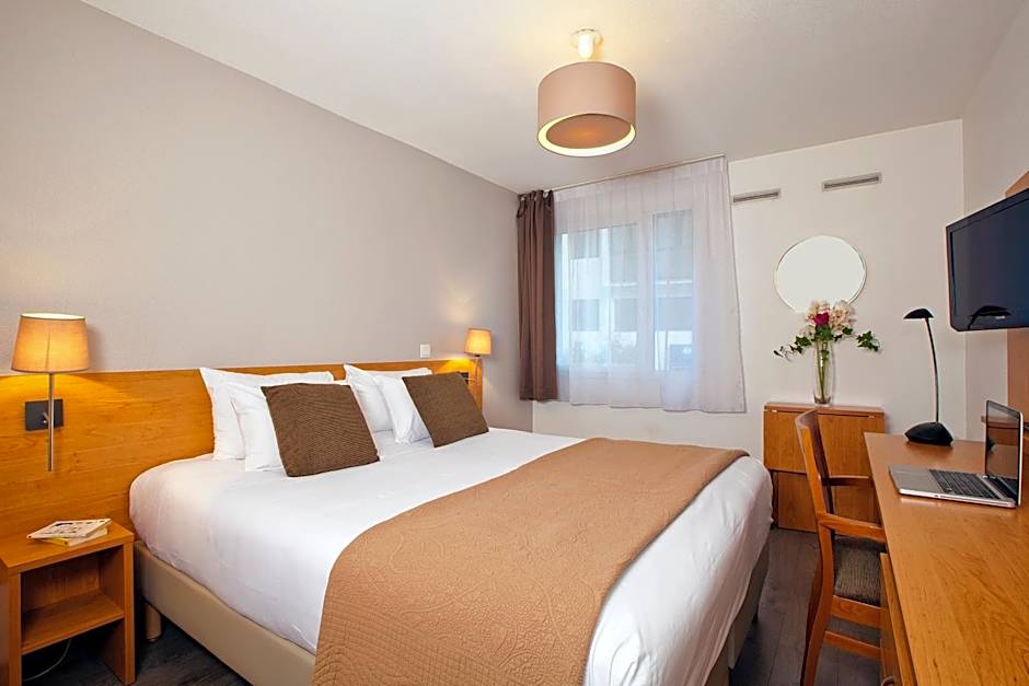 Sejours and Affaires Pantin Charles De Gaulle