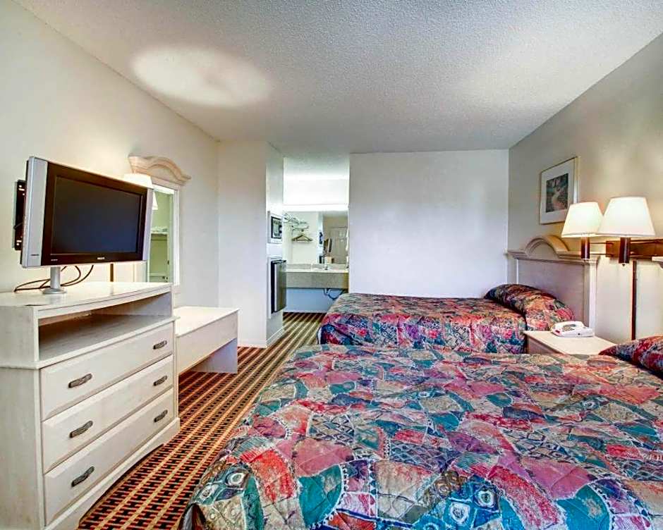 Econo Lodge Pearl
