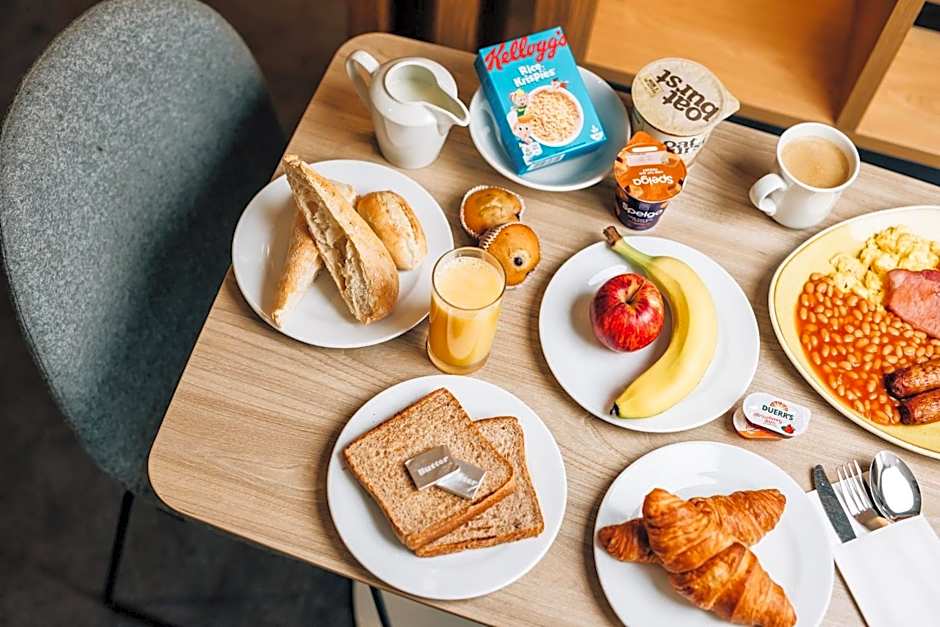 Holiday Inn Express Belfast City Queens Quarter By IHG