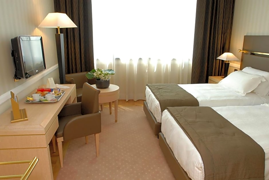 Photo 1 of 1 of Superior 2 Beds