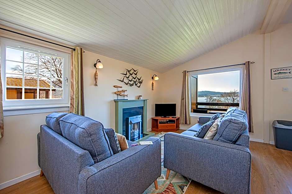 Appin Holiday Homes - Lodges, Shepherds Hut and Train Carriage stays
