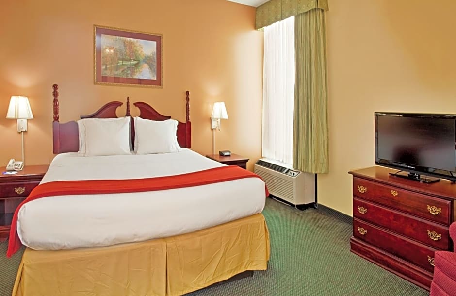 Holiday Inn Express Marshfield - Springfield Area, an IHG Hotel