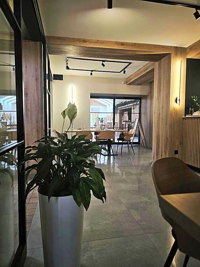 Restauracja i Noclegi Pod Kasztanami