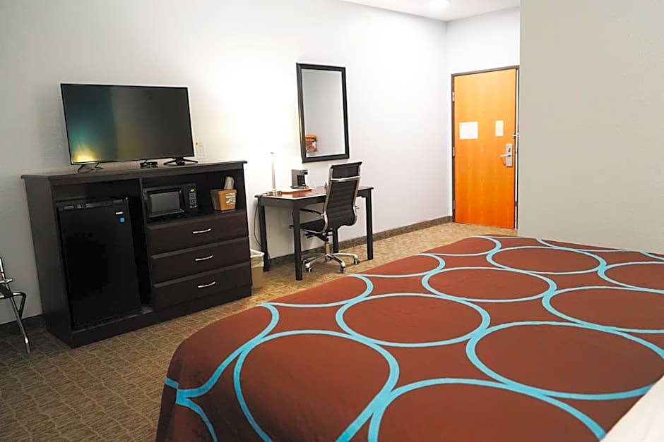 Super 8 by Wyndham Grove City