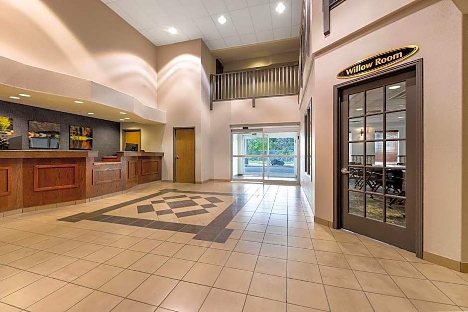 Days Inn by Wyndham Thunder Bay North