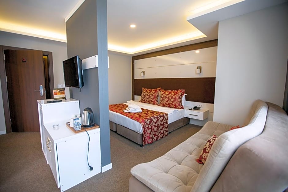 Royal Life Exclusive