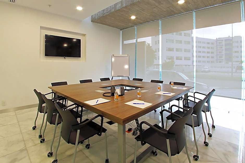 One Villahermosa 2000