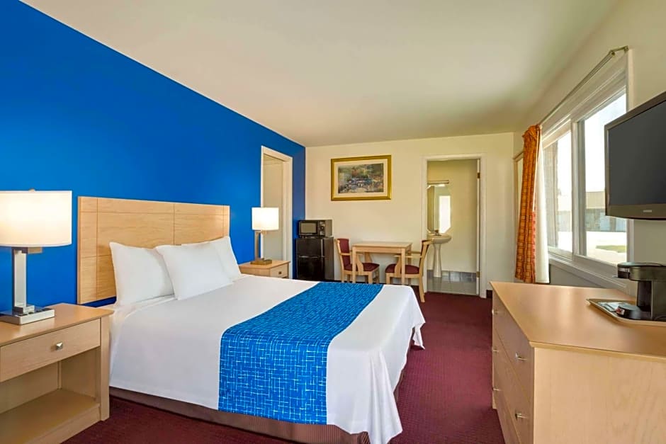 Travelodge by Wyndham Niagara Falls