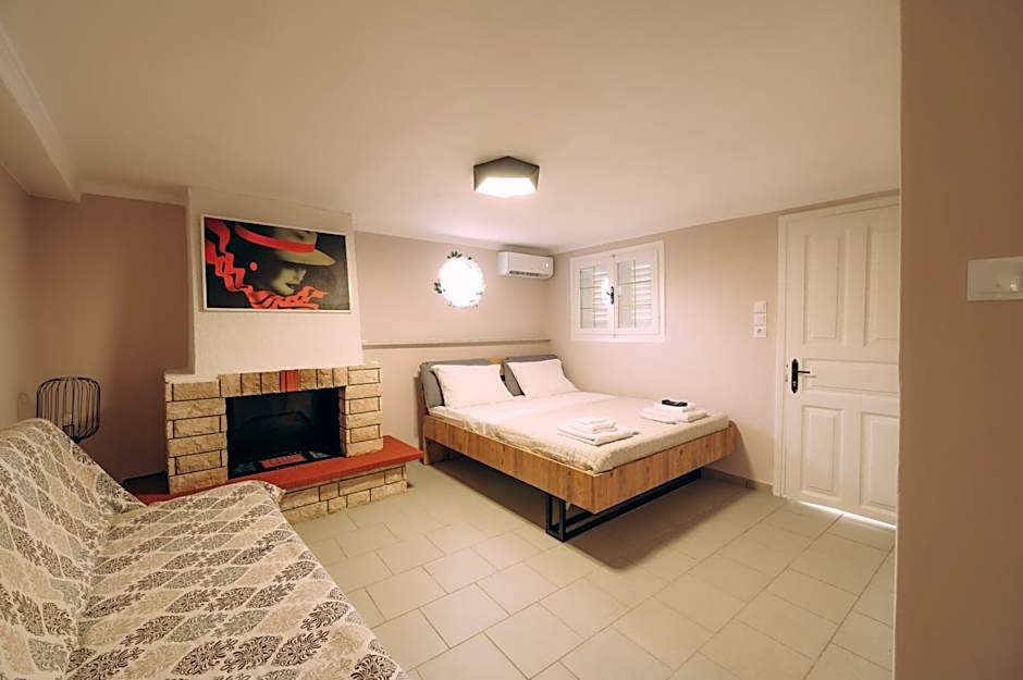 Sirens Luxury Apartments Palouki