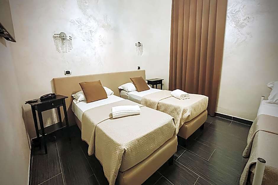 Bee Queen Hotel