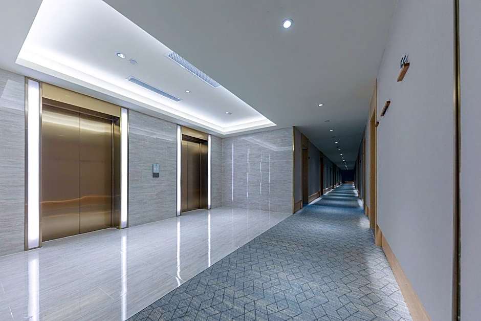 Hanting Hotel Rizhao Railway Station                                                      