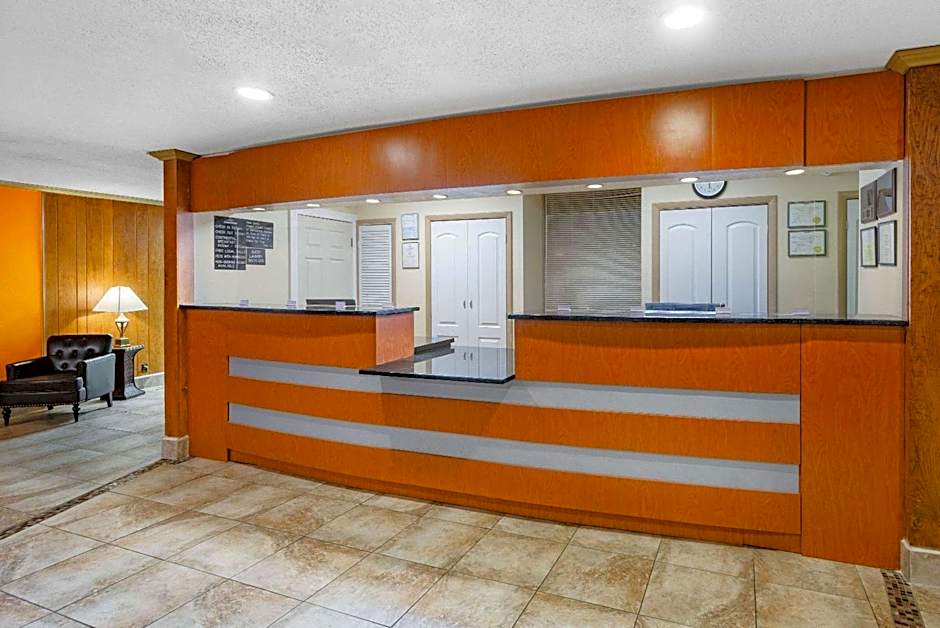 Howard Johnson by Wyndham Staunton