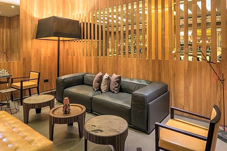 O Monot Luxury Boutique Hotel