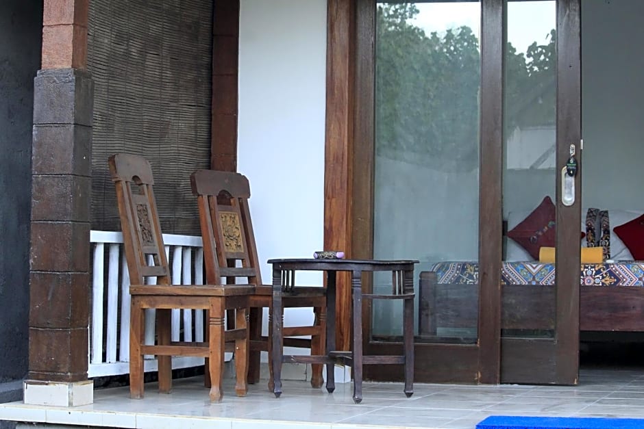 COCONUT BEACH BUNGALOWS & WARUNG Exst Teman-Teman 2 garden view