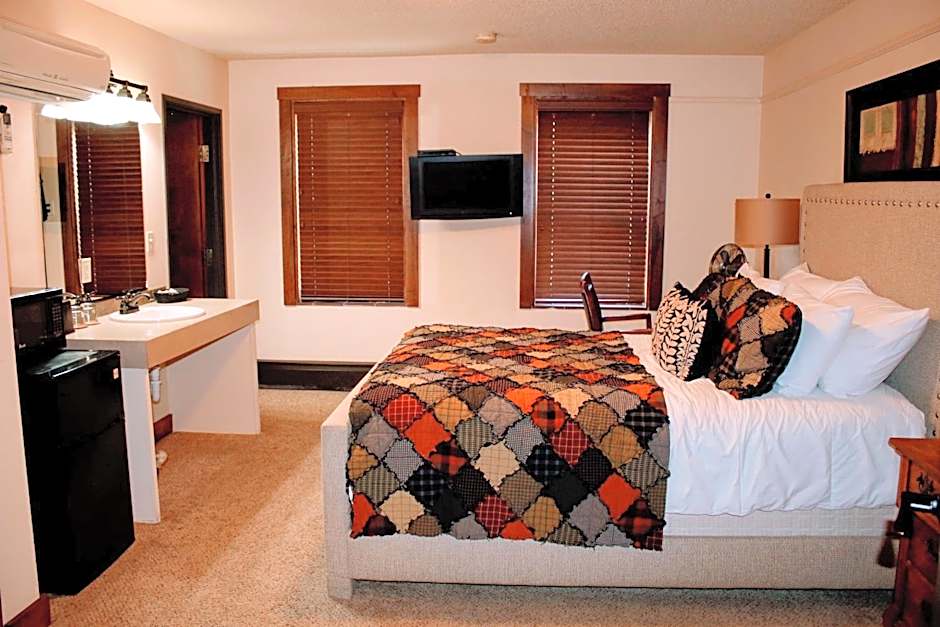 Iowa House Historic Inn