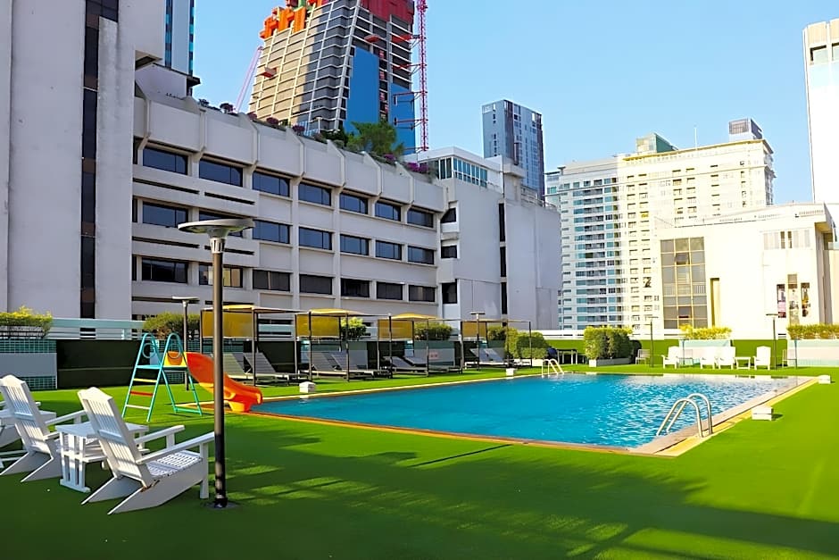 Evergreen Place Siam by UHG