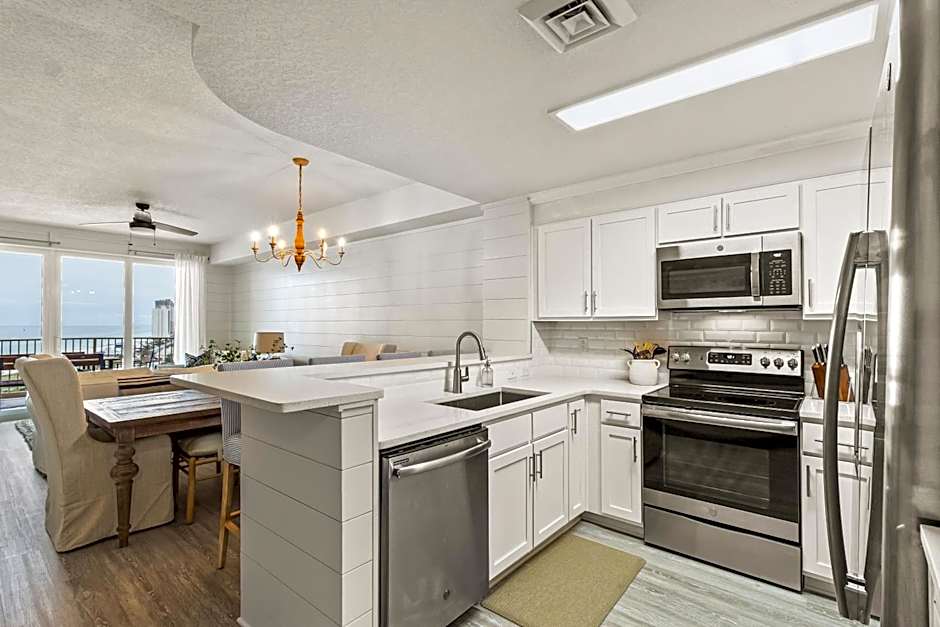 CHARD ON ICE, BRAND NEW, Walk to Pier Park, 3 Bedrooms