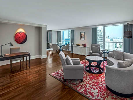 Opera King Suite with Club Access