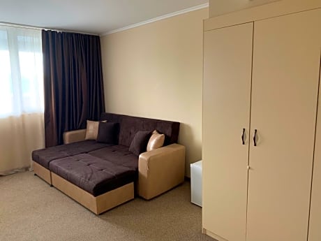Junior Suite without Balcony (2 Adults + 2 Children)