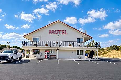 Back Country Inn  Boulevard, CA