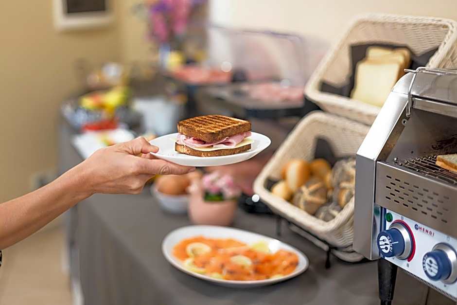 Hotel-Residence- Le Dune Breakfast & private beach included