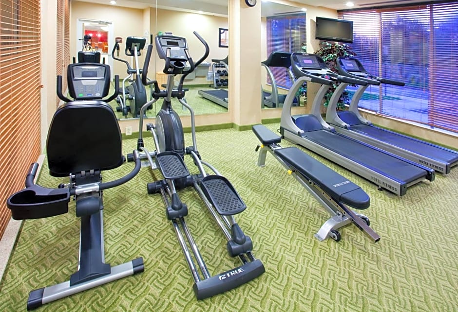 Holiday Inn Petersburg North- Fort Lee, an IHG Hotel