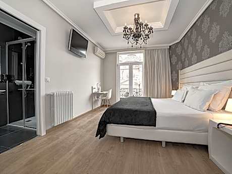 Double Room with El Pilar View