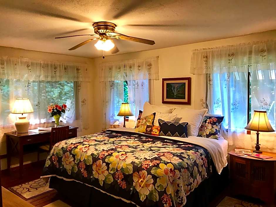 Hale Maluhia Country Inn