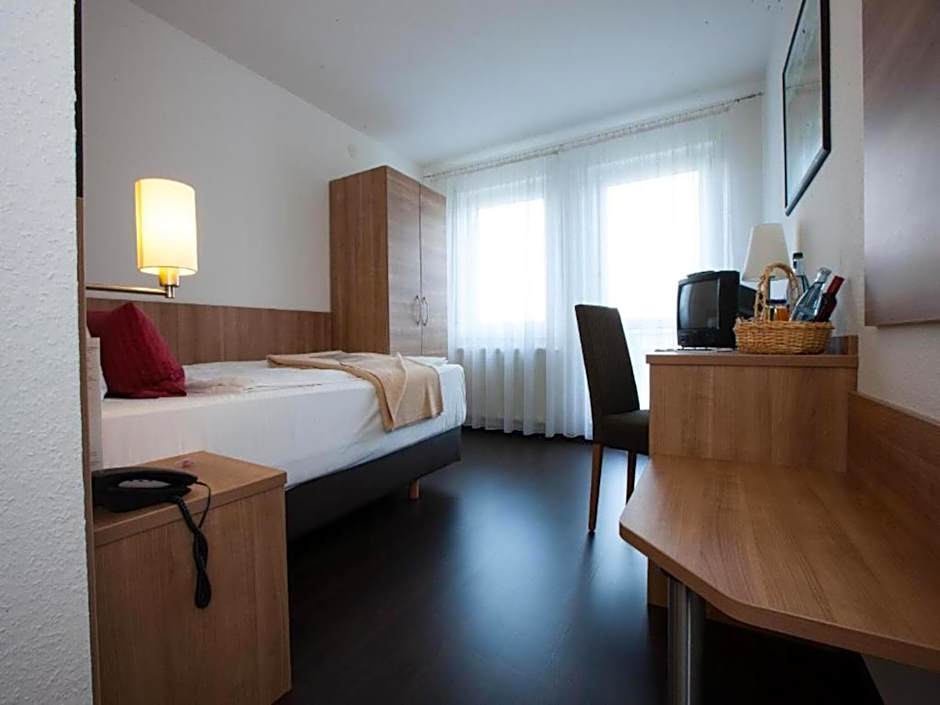 Stuttgart Großbettlingen Hotel by Belvilla