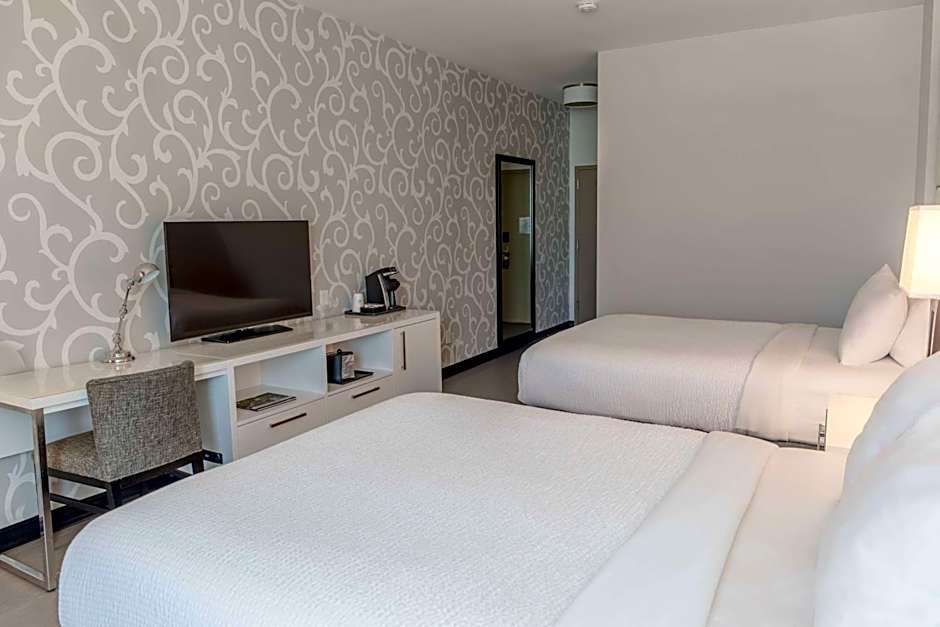 TRYP by Wyndham Savannah