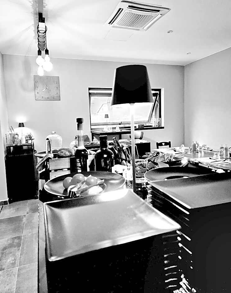 GARAGE47 Storica Officina Meccanica LOFT B&B iN PIENZA