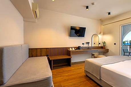 Deluxe Double Room with Sea View