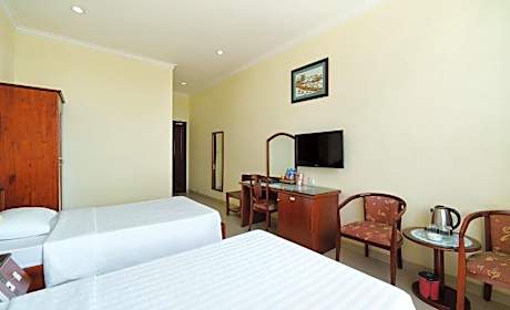 Triple Room with City View