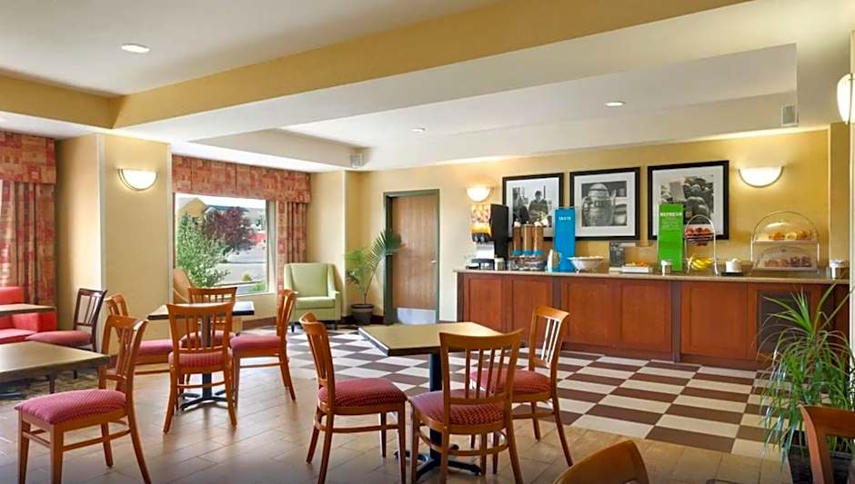 Summit Suites