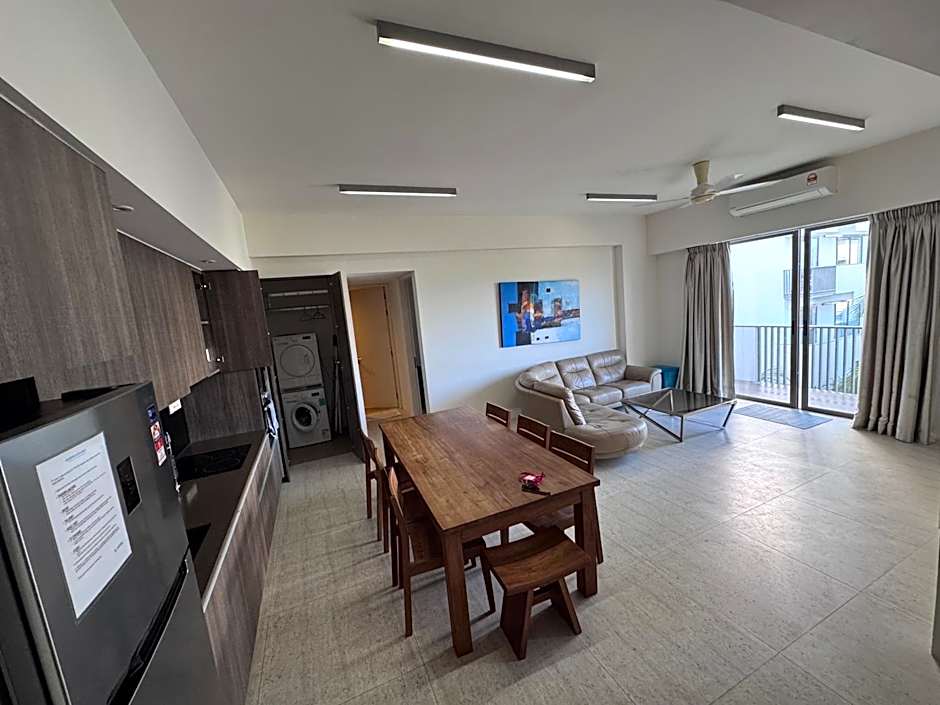 BY THE SEA - Penthouse 3 bedroom