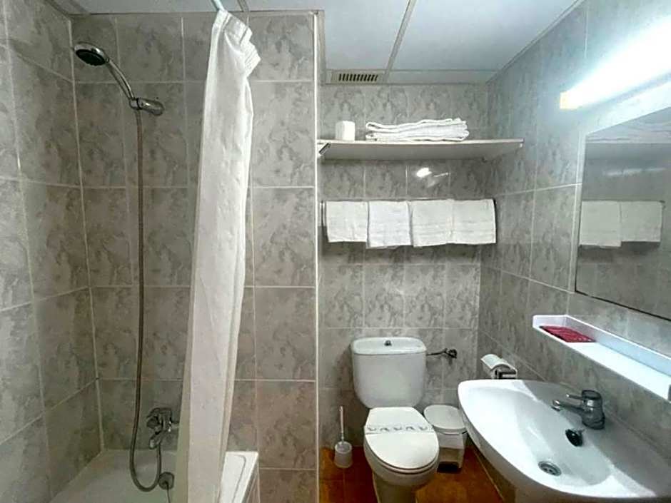 Apartamentos Midi 3000