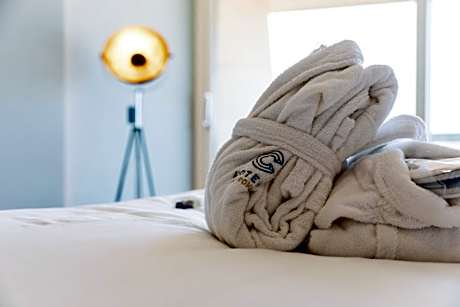 Junior Suite with Two Queen Beds and Sea View