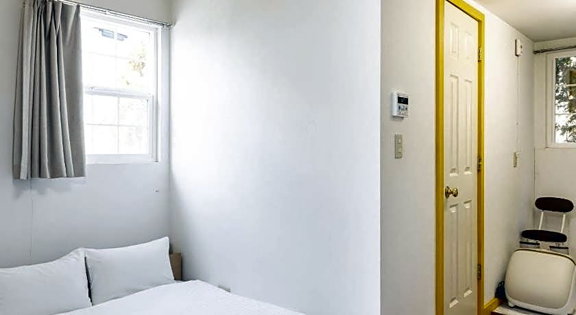 Bluebird Hotel