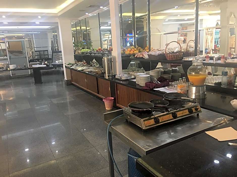 Platinum Hotel