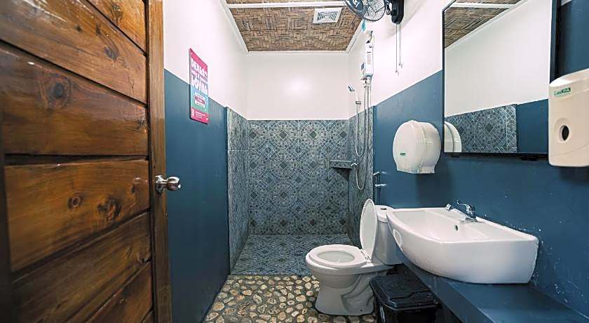 Mad Monkey Hostel Siargao
