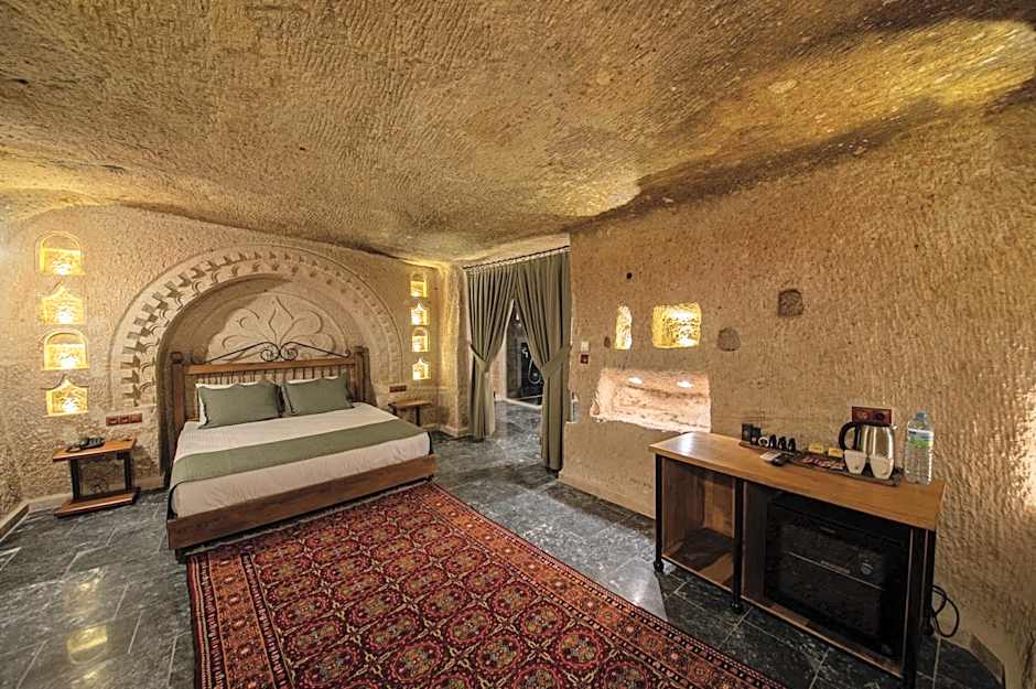 Ares Cave Suites