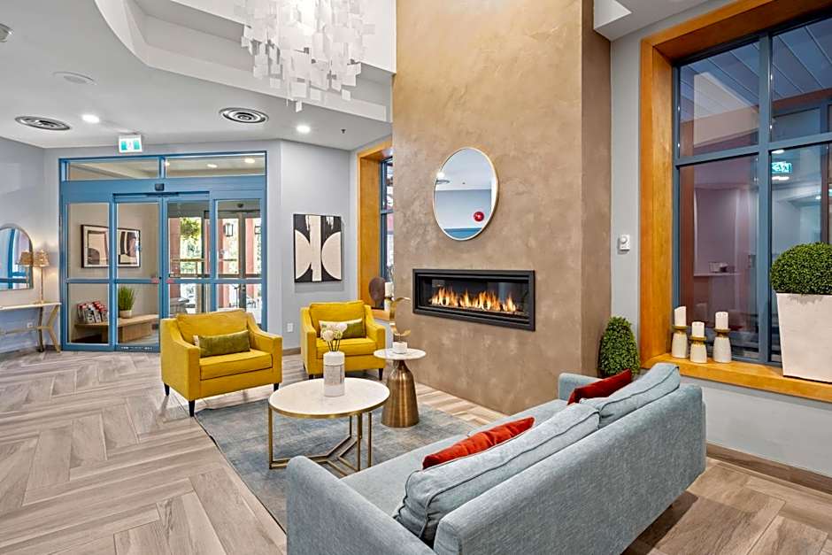 Alpenglow Lodge Bear Wonder One Bedroom by MVA