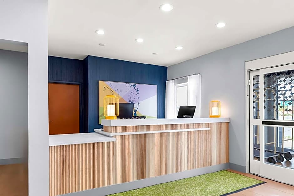 Spark by Hilton Springfield Southwest