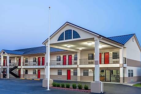 Super 8 By Wyndham Mcalester