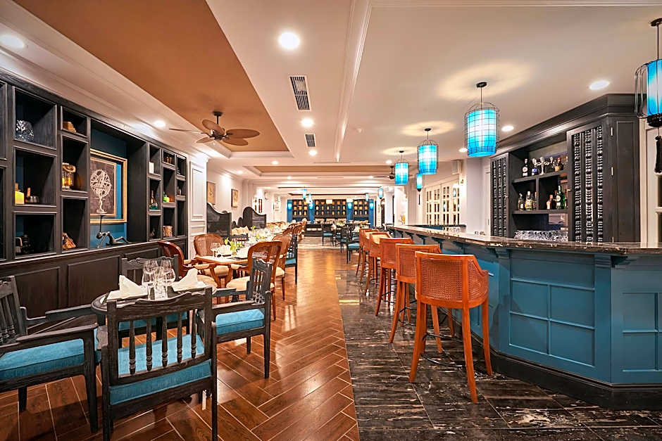 Manoir Des Arts Hotel